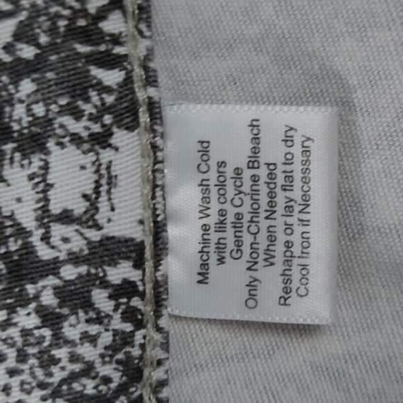 Lord  & Taylor Snake Print Pants/Black/White/Designer/Sz 10/Distressed - Picture 5 of 6